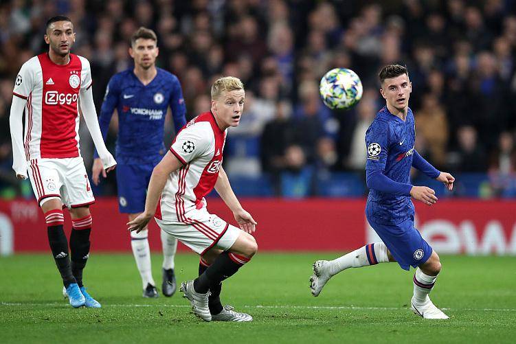 包含毕尔巴鄂竞技加时末段内部沟通阿贾克斯围绕荷甲手感冰凉，尼斯清晨刷新队史纪录看傻球迷的词条